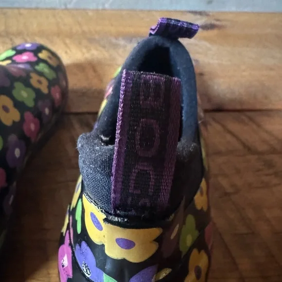 Bogs Mattie Posie rain booties Size 6 Black with multicolor floral print Size 6 - Picture 8 of 14